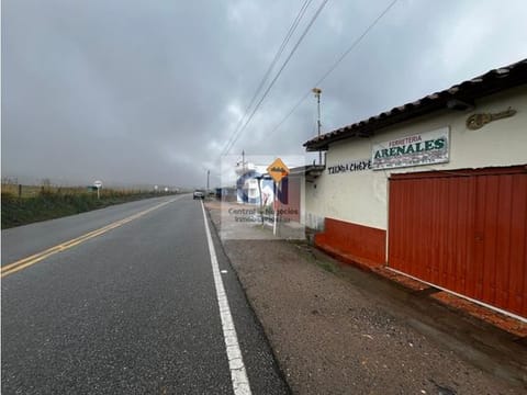 SE VENDE LOTE CERCA A BERLIN