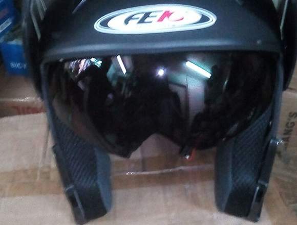 Casco negro con visera en Santiago (Comuna)