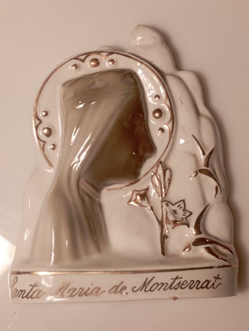 Placa de porcelana Virgen de Montserrat en San Gregorio de Polanco (Localidad)