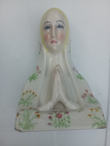 Madonna rezando Lenci Torino 1936 Art Déco firmada en San Gregorio de Polanco (Localidad)