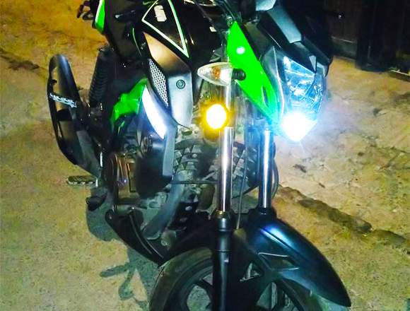 MOTO UM XTREET 150 R, 2017!!! POCO USO en Santiago (Comuna)