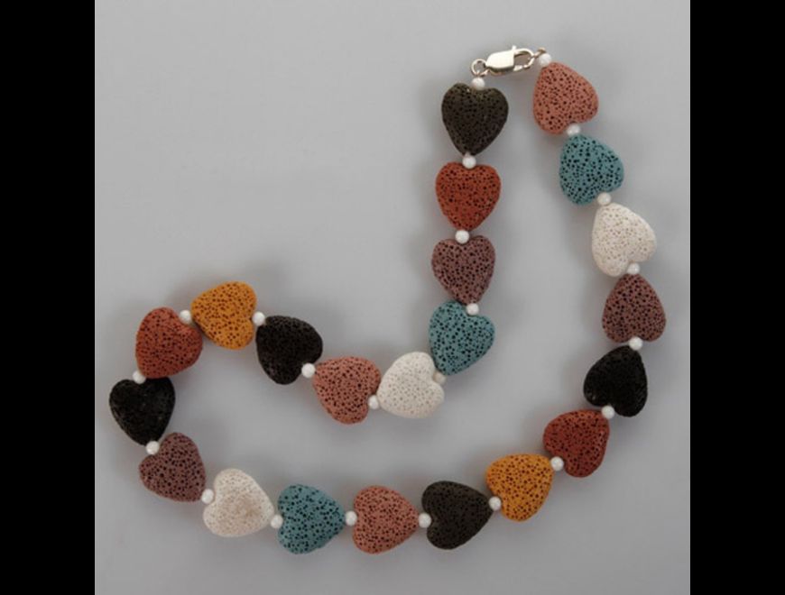 Collar para mujer de lava volcánica y coral en Vila-Real (Municipio)