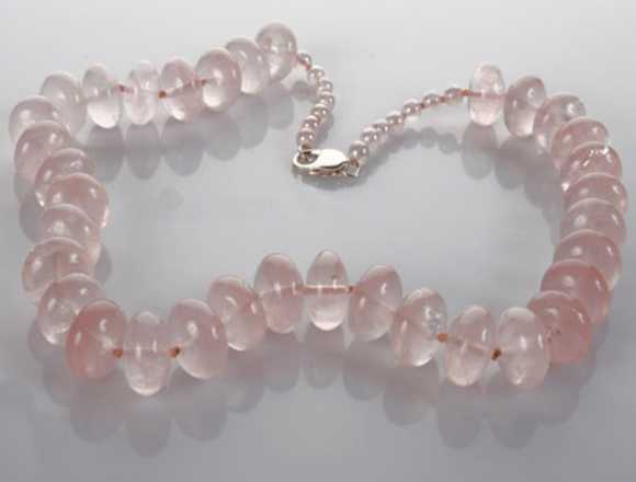 Collar de mujer de cuarzo rosa y plata