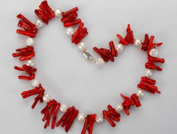 Collar para mujer de coral y perlas en Vila-Real (Municipio)