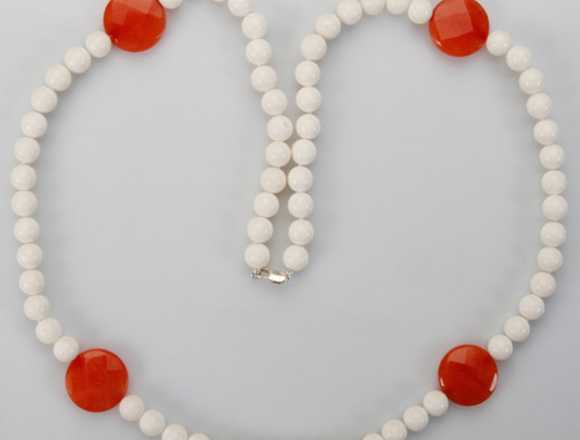 Collar para mujer de coral y jade
