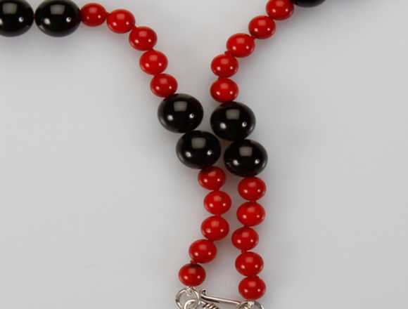 Collar para mujer de coral bambú y ágata.