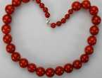 Collar para mujer de coral manzana y plata. en Vila-Real (Municipio)