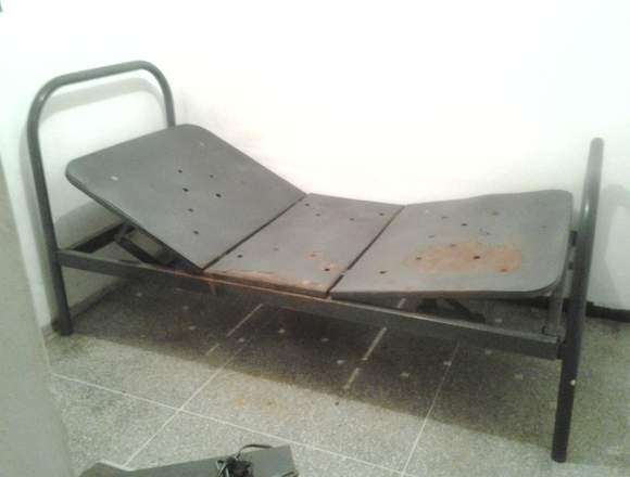 VENDO CAMA CLÍNICA MANUAL en La Libertad de Pallán (Distrito)