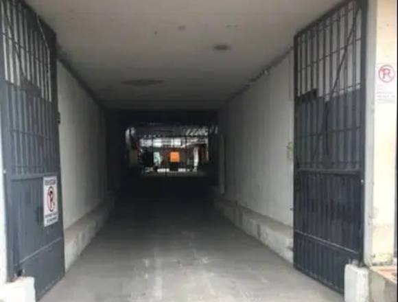 VENDO BODEGA - INCLUYE 4 APTOS