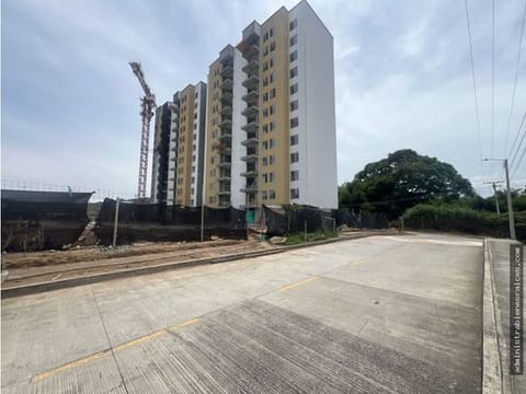 Apartamento 3 alcobas Conjunto Cerrado Chinchina Caldas