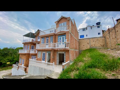 EDIFICIO MESITAS DEL COLEGIO VILLAS DE MONSERRATE