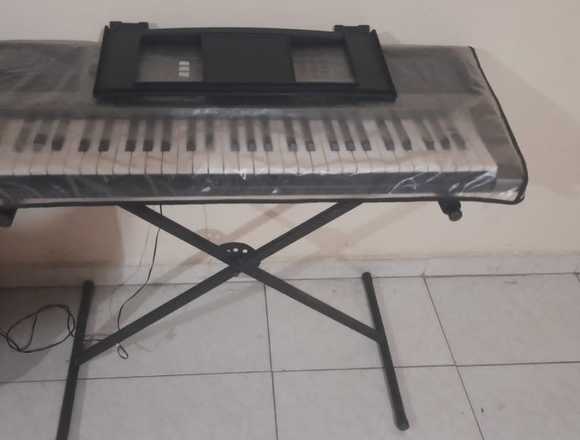 TECLADO YAMAHA PSR E353 en Santa Rosa de Cabal (Municipio)