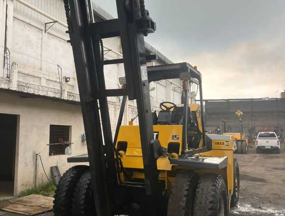 Vendo montacarga Caterpillar, en buen estado en Guayaquil (Cantón)