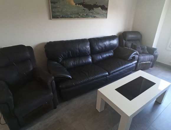 1 sofá y 3 sillones de cuero en Madrid (Municipio)