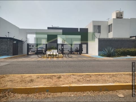 RENTA DE CASA EN REAL DEL MARQUES R-1314