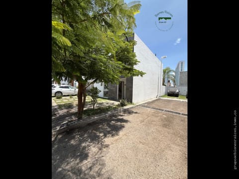 CASA EN RENTA EN EL SILENCIO SANTA FE R-1342