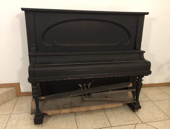 PIANO BUSH &GERTS UNA RELIQUIA