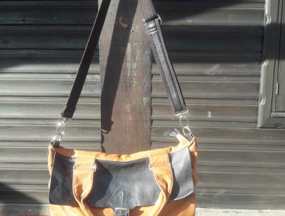 Carteras varias en buen estado. 150 pesos cada una en Lomas de Solymar (Localidad)