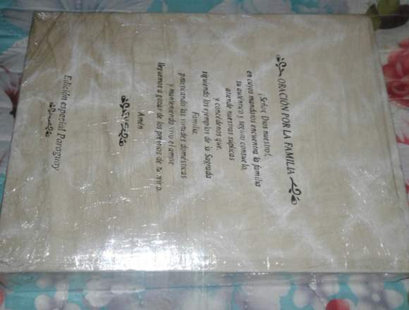 Vendo esta hermosa Biblia sin uso en Luque (Distrito)