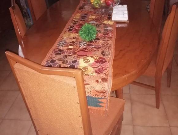 Comedor de 6 sillas y vitrina. en Naucalpan de Juárez (Municipio)