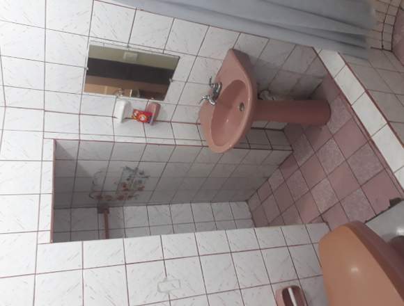 CASA RENTERA DE 4 PLANTAS 5 DEPARTAMENTOS en Guayaquil (Cantón)
