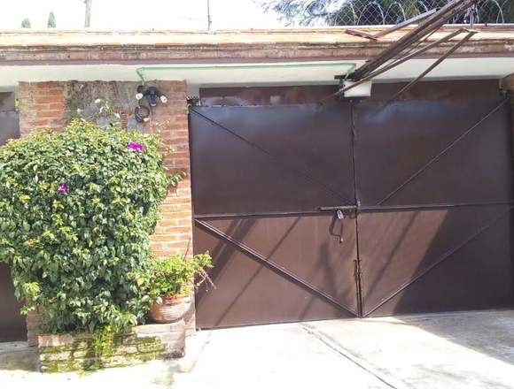 Casa sola en un nivel con amplio jardín,T 325 M2