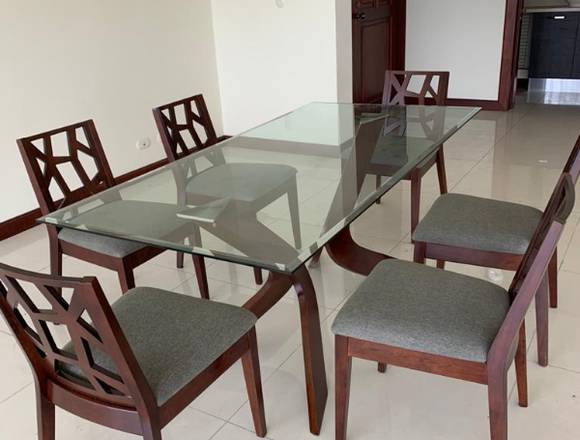 Juego de comedor nuevo en Escazú (Cantón)
