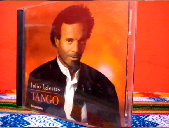 Cd de : Julio Iglesias TANGO en Buenos Aires (Localidad)
